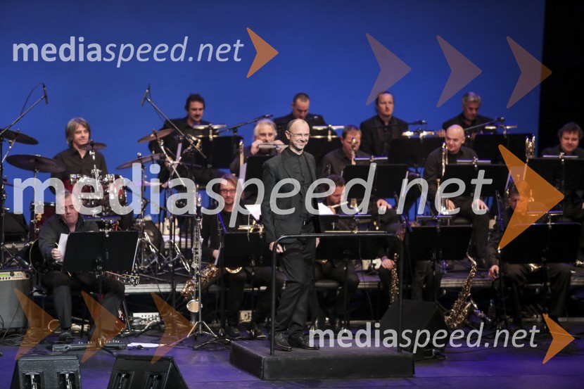  Lojze  Krajnčan, dirigent Big Banda RTV Slovenija New York Voices, gala koncert vokalne skupine