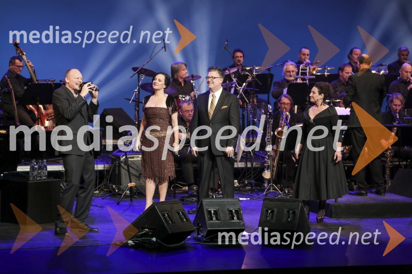  Darmon Meader, glasbenik, New York Voices;  Lauren Kinhan, pevka, New York Voices;  Peter Eldrige, glasbenik, New York Voices;  Kim Nazarian, pevka, New York VoicesNew York Voices, gala koncert vokalne skupine