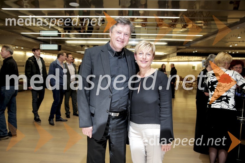 dr. Mitja Ferenc, član skupine Prifarski muzikanti; dr. Rosvita Pesek, voditeljicaNew York Voices, gala koncert vokalne skupine