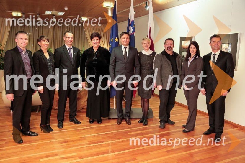  ... ;  ... ;  ... ;  ... ;  Boštjan Trilar, župan občine Kranj;  ... ;  Damijan  Perne, mestni svetnik MO Kranj, VZK;  ... ;  ... Mestna občina Kranj, ustanovna seja Mestnega sveta