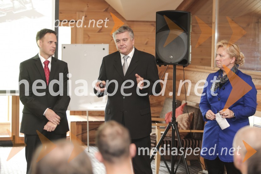  Franci Bolta, direktor znamke Audi pri podjetju Porsche Slovenija d.o.o.;  Tone Golob,  področni vodja znamke Audi;  Sabrina Pečelin, vodja odnosov z javnostmi pri Porsche Slovenija d.o.o.Audi A7, slovenska predstavitev