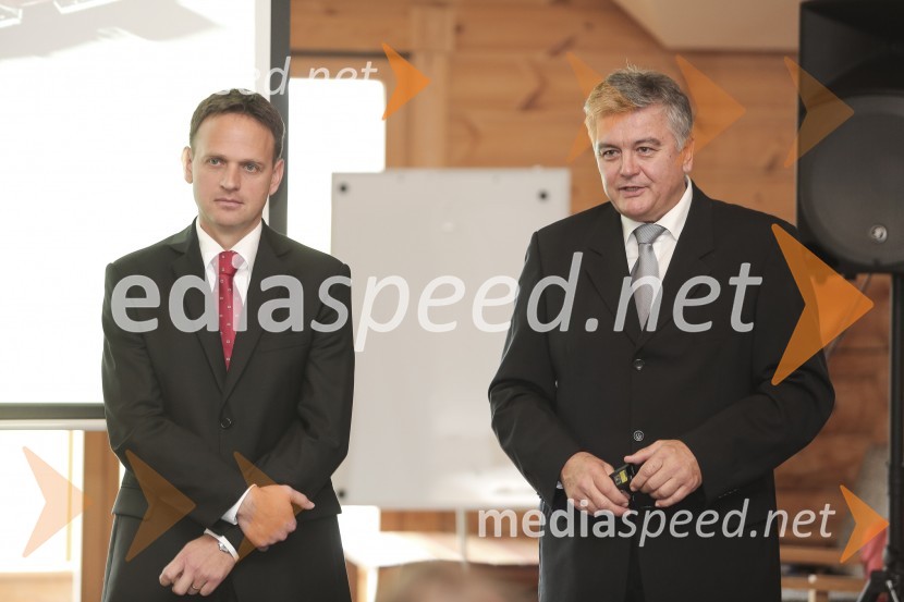  Franci Bolta, direktor znamke Audi pri podjetju Porsche Slovenija d.o.o.;  Tone Golob,  področni vodja znamke AudiAudi A7, slovenska predstavitev