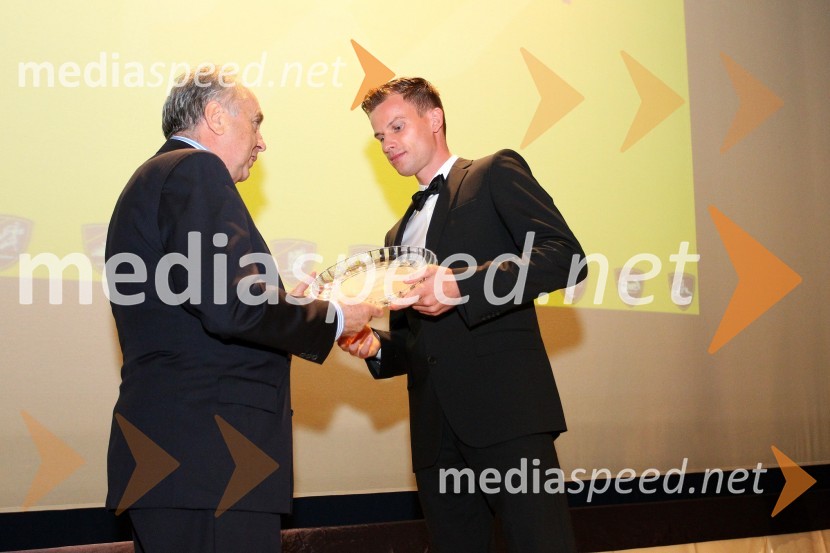  Anton Breznik, predsednik AMZS;  Matej Žagar, speedwayist (AMTK Ljubljana)Podelitev nagrad državnim prvakom AMZS