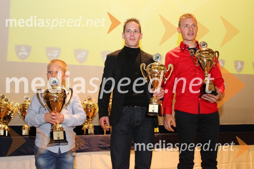  Jaka Gorjan,  minimoto (ŠKD GAS Vrtejba);  Jan Poropat, minimoto (Minimotoklub Obala racing) ;  Aleks Ugrin, skuterist (AMTK Koper)Podelitev nagrad državnim prvakom AMZS