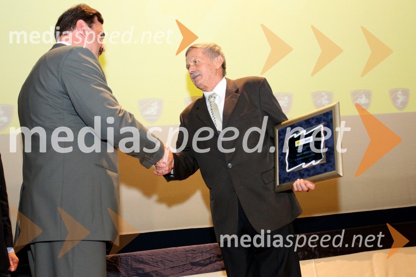  Drago Alenc, predsednik strokovnega sveta AMZS Šport pri AMZS Slovenija;  Milko VesenjakPodelitev nagrad državnim prvakom AMZS