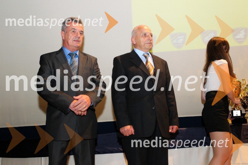  Janez Tomažič, predsednik komisije za speedway pri AMZS;  Ivan Molan, nekdanji speedwayist, AMD KrškoPodelitev nagrad državnim prvakom AMZS