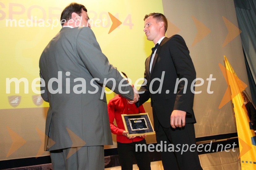  Drago Alenc, predsednik strokovnega sveta AMZS Šport pri AMZS Slovenija;  Matej Žagar, speedwayist (AMTK Ljubljana)Podelitev nagrad državnim prvakom AMZS