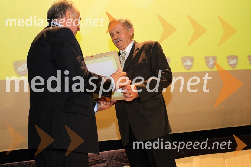  ... ;  Milko VesenjakPodelitev nagrad državnim prvakom AMZS