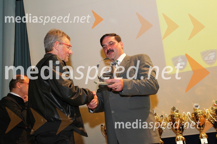  Alojz Pavlič, cestno hitrostni motociklist;  Drago Alenc, predsednik strokovnega sveta AMZS Šport pri AMZS SlovenijaPodelitev nagrad državnim prvakom AMZS