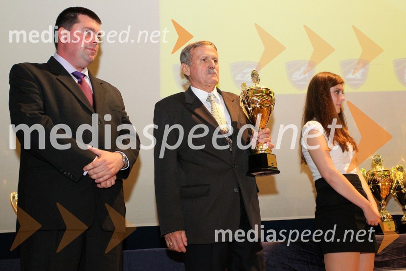  ... ;  Milko VesenjakPodelitev nagrad državnim prvakom AMZS