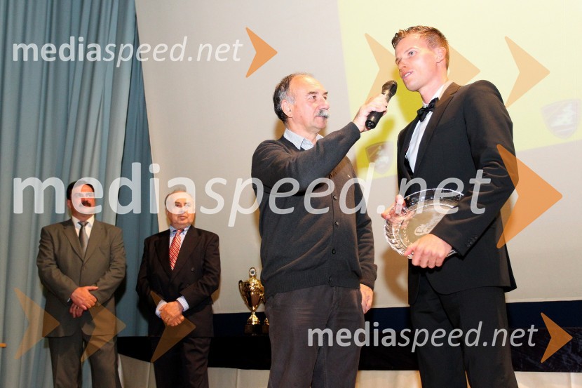  Drago Alenc, predsednik strokovnega sveta AMZS Šport pri AMZS Slovenija;  Anton Breznik, predsednik AMZS;  Marjan Fortin;  Matej Žagar, speedwayist (AMTK Ljubljana)Podelitev nagrad državnim prvakom AMZS