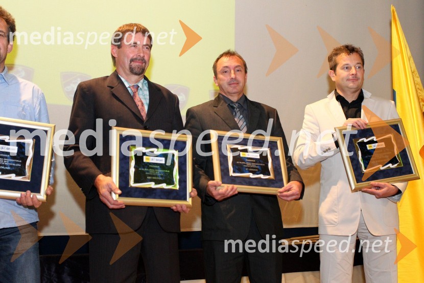  Ivan Slopšek, predsednik AMD Brežice;  Andrej Matjašec, predsednik ST Lendava;  Jože Škrilec, predsednik AMD Štefan KovačPodelitev nagrad državnim prvakom AMZS