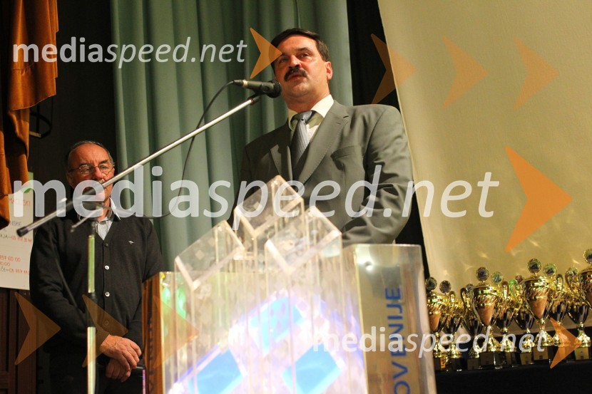  Drago Alenc, predsednik strokovnega sveta AMZS Šport pri AMZS SlovenijaPodelitev nagrad državnim prvakom AMZS