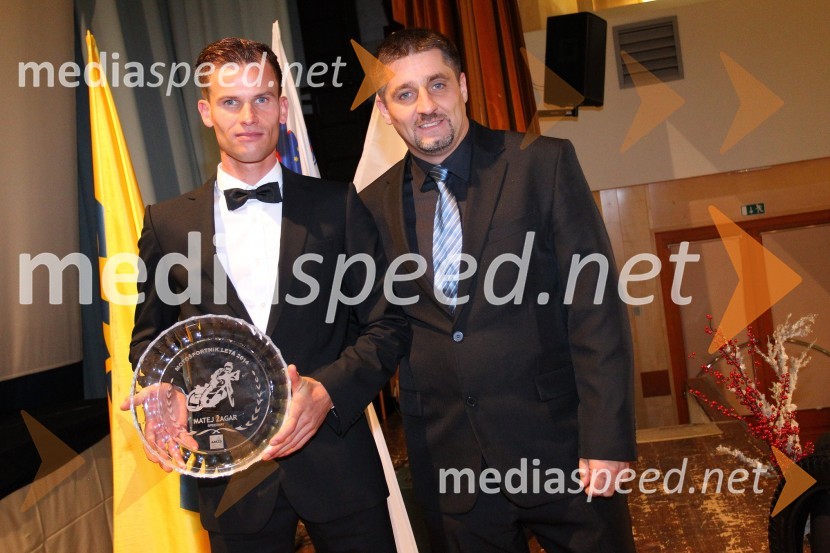  Matej Žagar, speedwayist (AMTK Ljubljana);  Erik Logar, sekretar AMZS ŠportPodelitev nagrad državnim prvakom AMZS