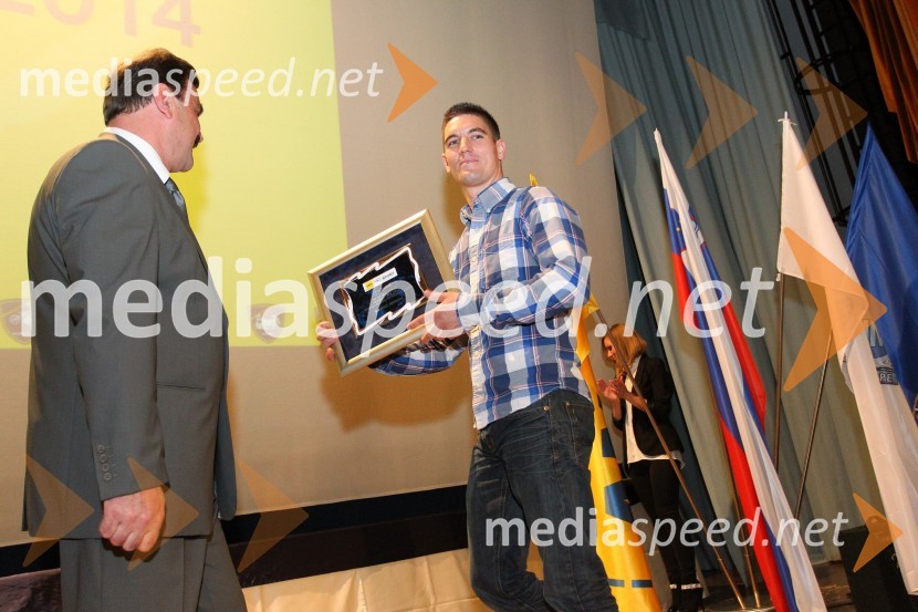  Drago Alenc, predsednik strokovnega sveta AMZS Šport pri AMZS Slovenija;  Marko Jerman, cestno hitrostni motociklizem (MD Depala vas)Podelitev nagrad državnim prvakom AMZS