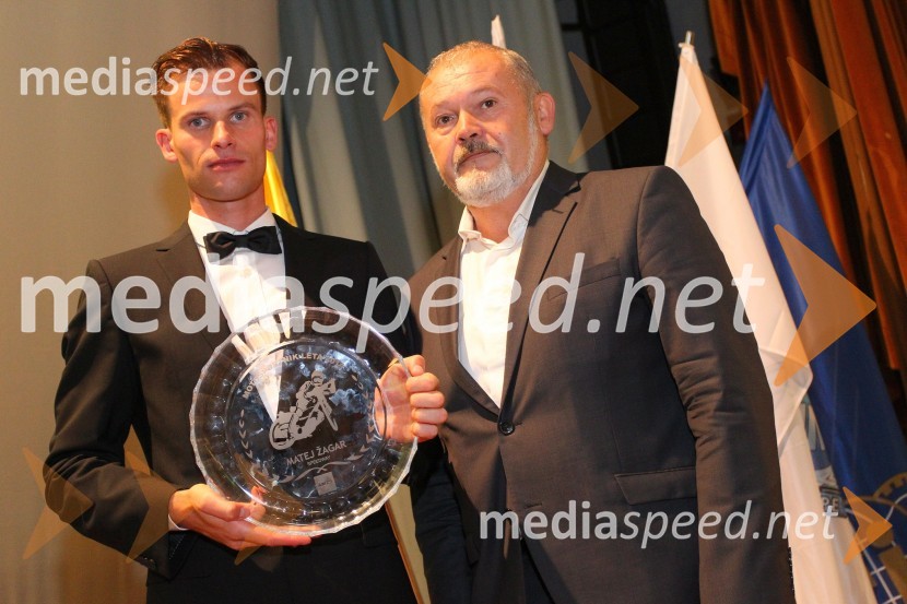  Matej Žagar, speedwayist (AMTK Ljubljana);  Rado Stojanovič, predsednik AMTK LjubljanaPodelitev nagrad državnim prvakom AMZS