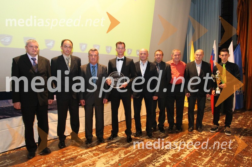  Igor Kolenko, direktor Stanovanjskega podjetja Lendava, direktor Festival Bogračfest;  Tomaž Požrl, podpredsednik speedway sekcije AMTK Ljubljana;  Janez Tomažič, predsednik komisije za speedway pri AMZS;  Matej Žagar, speedwayist (Slovenija);  Franc Žagar;  Andrej Matjašec, predsednik ST Lendava;  Milan Praznik, AMD Krško;  Franci Kalin, selektor slovenske speedway reprezentance;  Žiga Kovačič, speedwayist (AMD Krško)Podelitev nagrad državnim prvakom AMZS