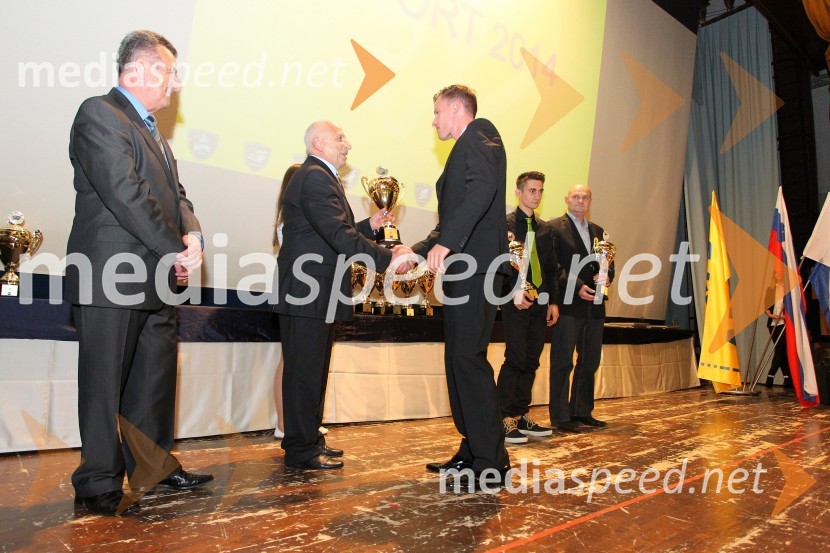  Janez Tomažič, predsednik komisije za speedway pri AMZS;  Ivan Molan, nekdanji speedwayist, AMD Krško;  Matej Žagar, speedwayist (AMTK Ljubljana);  Žiga Kovačič, speedwayist (AMD Krško);  Franci Kalin, selektor slovenske speedway reprezentancePodelitev nagrad državnim prvakom AMZS