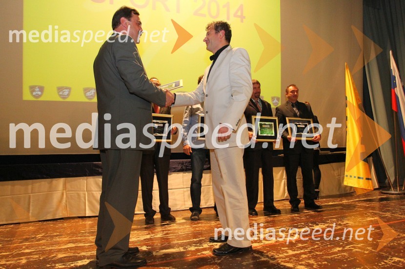  Drago Alenc, predsednik strokovnega sveta AMZS Šport pri AMZS Slovenija;  Jože Škrilec, predsednik AMD Štefan KovačPodelitev nagrad državnim prvakom AMZS