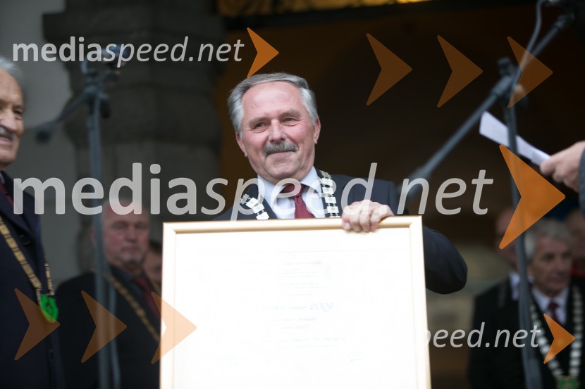 Znani Slovenci martinovali v Ljubljani