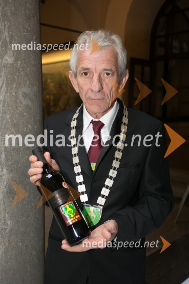  Stanislav Prapotnik, PRA-VINOZnani Slovenci martinovali v Ljubljani