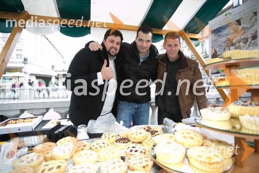  Dejan Roljič, prodaja Pravljične pite;  Nejc Rekat, proizvodnja Pravljične pite;  Dalibor Matijević, marketing Pravljične piteZnani Slovenci martinovali v Ljubljani