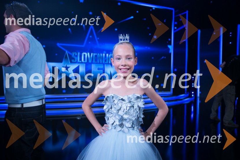  Alenka VozličSlovenija ima talent 2014, druga polfinalna oddaja