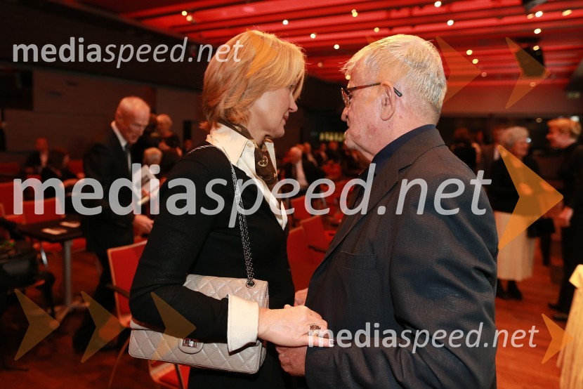  Nevenka Črešnar Pergar, lastnica in direktorica podjetja NP Consulting; dr. Peter  Čeferin, pravnik, pisateljMoje zgodbe, predstavitev knjige Petra Čeferina