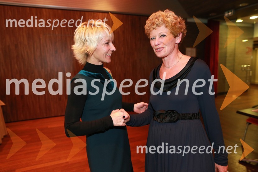  Nežka Poljanšek, fizioterapevtka;  Rija  Čič, inženirka tekstilne industrijeMoje zgodbe, predstavitev knjige Petra Čeferina