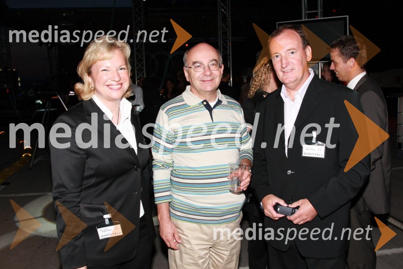 Sabrina Pečelin, vodja odnosov z javnostmi pri Porsche Slovenija, Mitja Rotovnik, direktor Cankarjevega Doma in Frenk Tavčar, vodja znamke Audi v SlovenijiNočna vožnja Audi