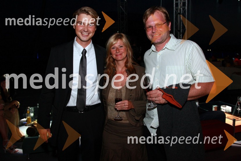 Wilfried Weitgasser, direktor Porsche Slovenija in Marko Škriba, vodja blagovne znamke Škoda v Sloveniji in soproga Teja ŠkribaNočna vožnja Audi