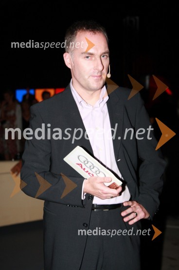 Igor E. Bergant, novinar športnega uredništva na RTV SlovenijaNočna vožnja Audi