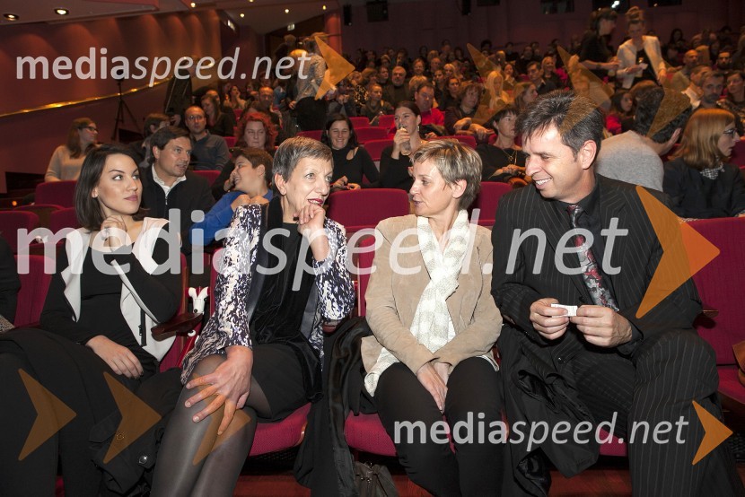  Ana Potočnik;  Viktorija  Potočnik, direktorica Pionirskega doma;  ... ;  ... 25. mednarodni filmski festival Liffe, zaključek