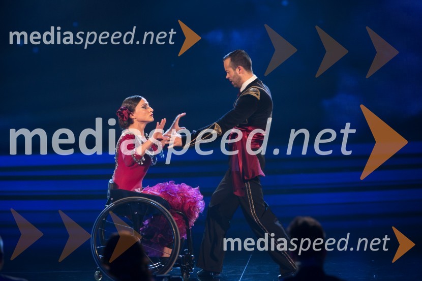  Barbara  Šamperl, plesalka;  Klemen  Pirman, plesalecSlovenija ima talent 2014, tretja polfinalna oddaja