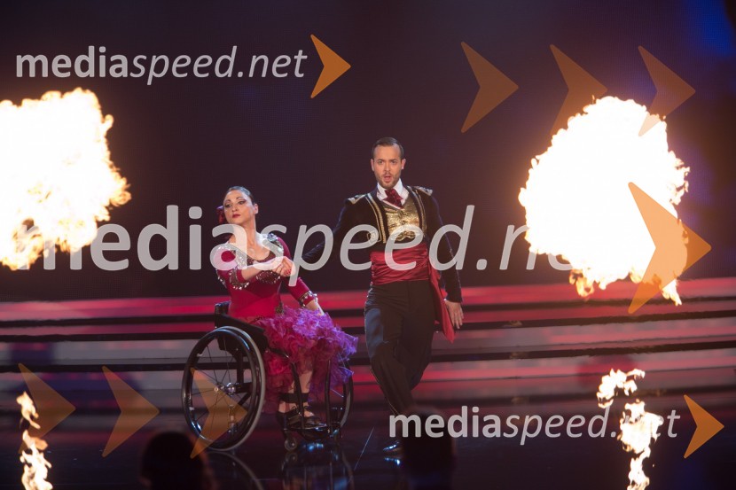  Barbara  Šamperl, plesalka;  Klemen  Pirman, plesalecSlovenija ima talent 2014, tretja polfinalna oddaja