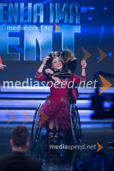  Barbara  Šamperl, plesalka;  Klemen  Pirman, plesalecSlovenija ima talent 2014, tretja polfinalna oddaja