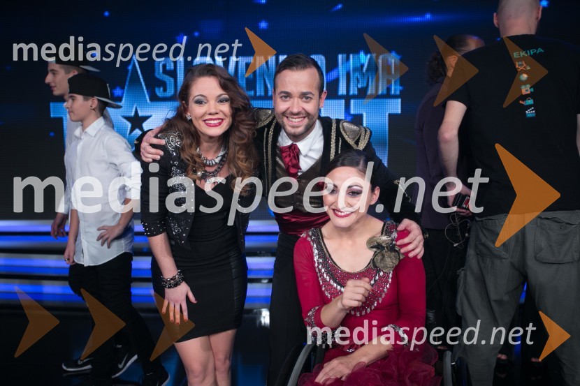  Jana Šušteršič, pevka, zmagovalka šova Slovenija ima talent 2014;  Klemen  Pirman, plesalec;  Barbara  Šamperl, plesalkaSlovenija ima talent 2014, tretja polfinalna oddaja