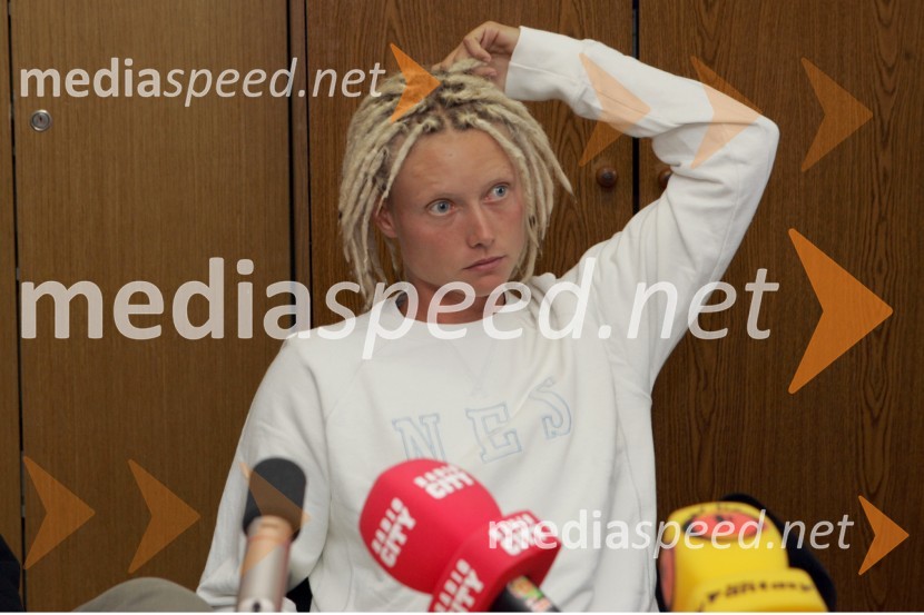 Tenisačica Tina Pisnik na tiskovni konferenciTENIS, Tina Pisnik tiskovna konferenca