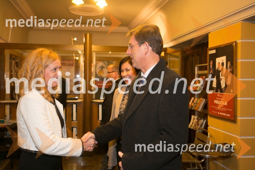 mag. Tina Kosi, upravnica SLG Celje; prof. dr. Miro Cerar, predsednik vlade Republike SlovenijeVorkšop na Moljera, premiera SLG Celje