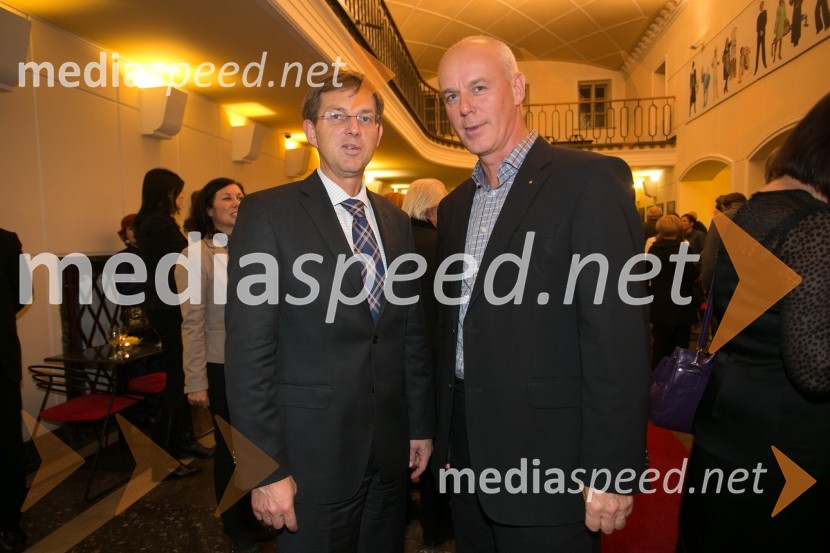 prof. dr. Miro Cerar, predsednik vlade Republike Slovenije;  Zdenko Podlesnik, direktor CBH d.o.o.Vorkšop na Moljera, premiera SLG Celje
