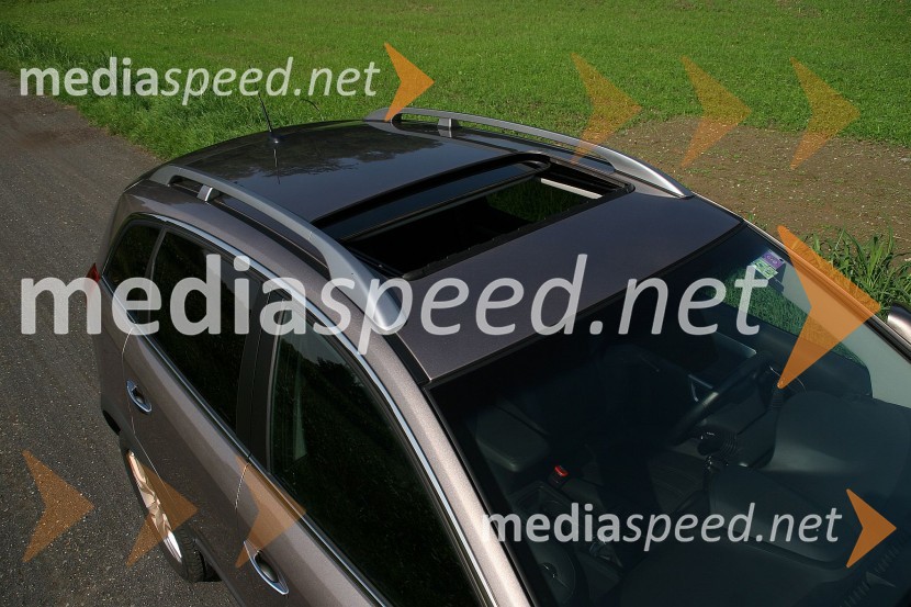 Opel Antara 2.2 CDTi AWD Cosmo, strešno oknoOpel Antara 2.2 CDTi AWD Cosmo, mediaspeed test