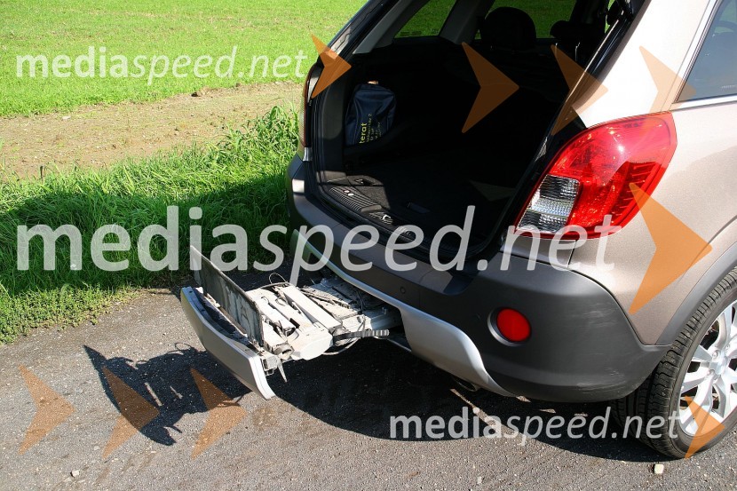 Opel Antara 2.2 CDTi AWD Cosmo, uporaben FlexFix sistem za prevoz koles je izpostavljen umazaniji&nbsp;Opel Antara 2.2 CDTi AWD Cosmo, mediaspeed test