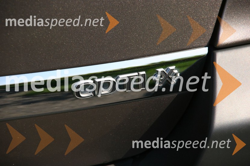 Opel Antara 2.2 CDTi AWD Cosmo, oznaka motorja in pogonaOpel Antara 2.2 CDTi AWD Cosmo, mediaspeed test