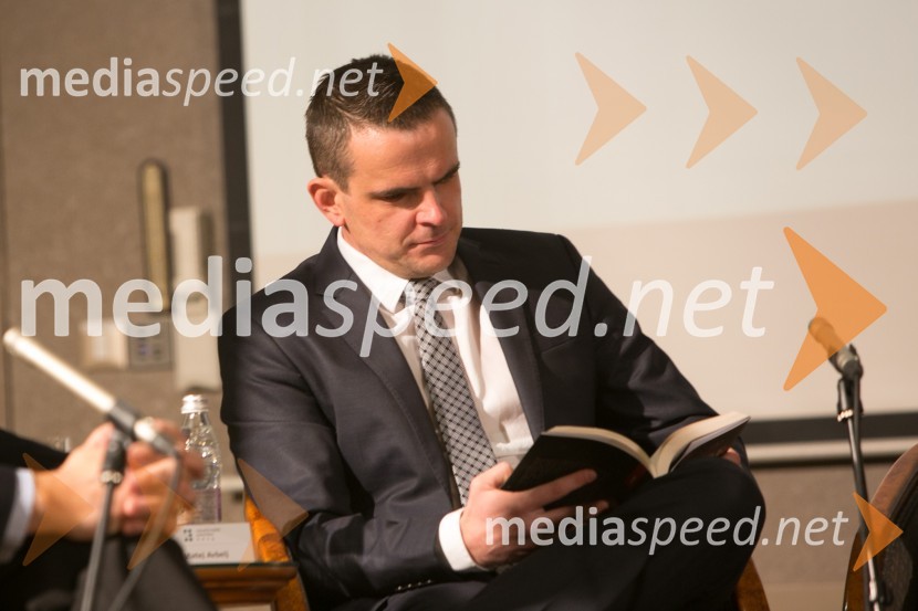 dr.  Matej Avbelj, pravnik10 najvplivnejših pravnikov, podelitev priznanj