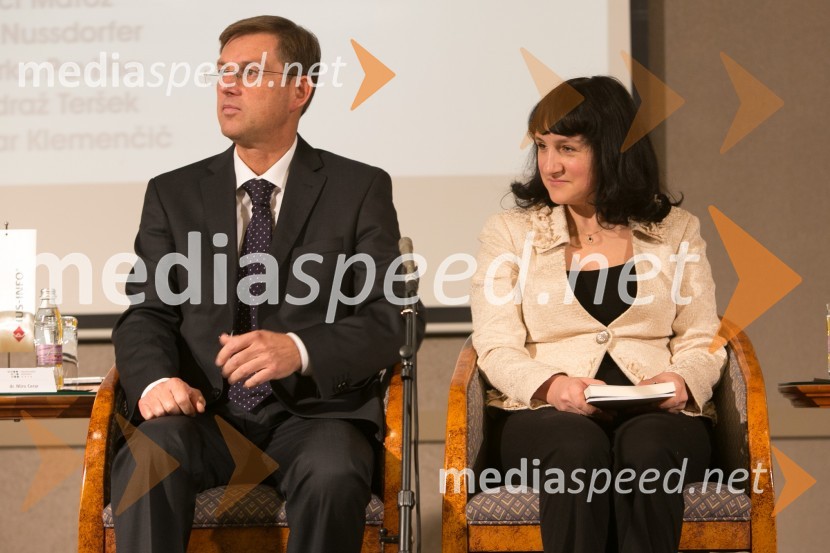 prof. dr. Miro Cerar, predsednik vlade Republike Slovenije; dr.  Janja  Hojnik, pravnica10 najvplivnejših pravnikov, podelitev priznanj