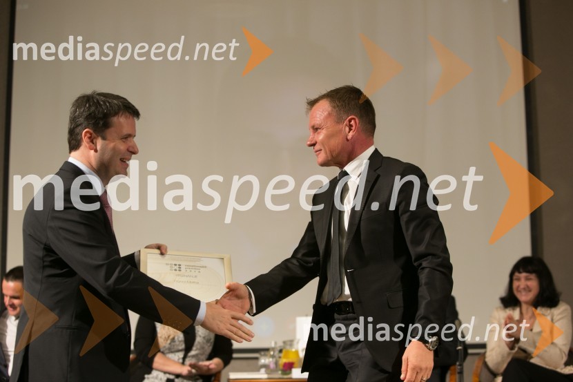 mag. Tomaž Iskra, direktor IUS SOFTWARE, d. o. o.;  Franci Matoz, odvetnik10 najvplivnejših pravnikov, podelitev priznanj