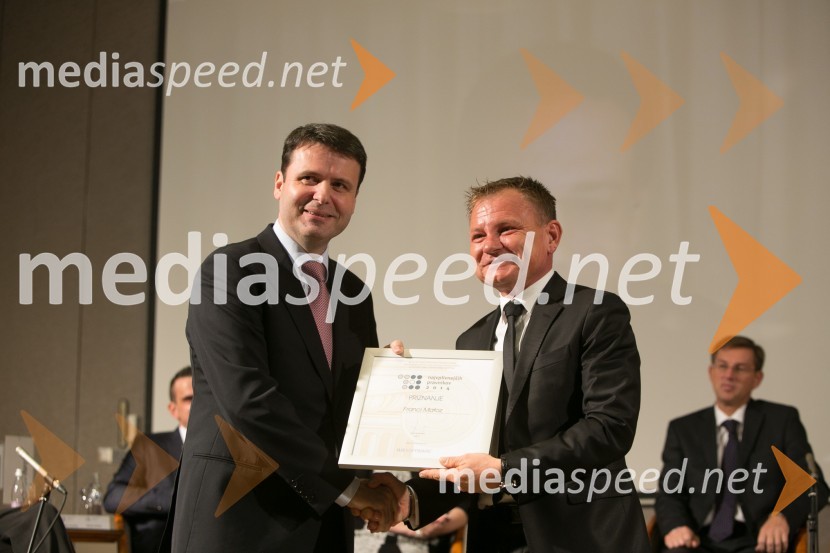 mag. Tomaž Iskra, direktor IUS SOFTWARE, d. o. o.;  Franci Matoz, odvetnik10 najvplivnejših pravnikov, podelitev priznanj