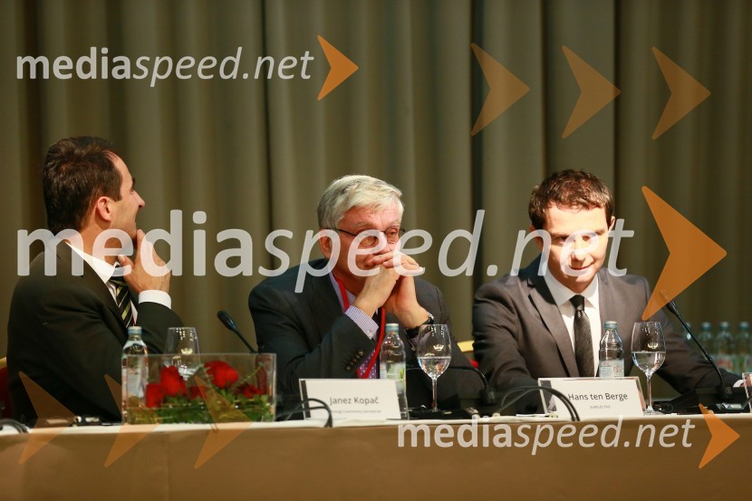  Janez Kopač, direktor Energy Community Secretariat;  Hans ten Berge, generalni sekretar združenja Eureletric;  Tomaž Orešič, VaasaETT, predsedujoči konferenci Energija14Energija14, 10. mednarodna konferenca o energiji