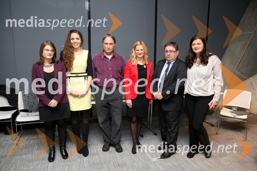  Milana Simonič, marketing SNG Drama Ljubljana;  ... ;  Marko Pogačnik, avtor podeljene umetniške nagrade;  ... ;  Boris Jesih, podpredsednik ocenjevalne komisije za nagrado Horus 2014 ; mag. Anita Hrast, direktorica Inštituta za razvoj družbene odgovornosti (IRDO)Podelitev nagrad družbene odgovornosti HORUS