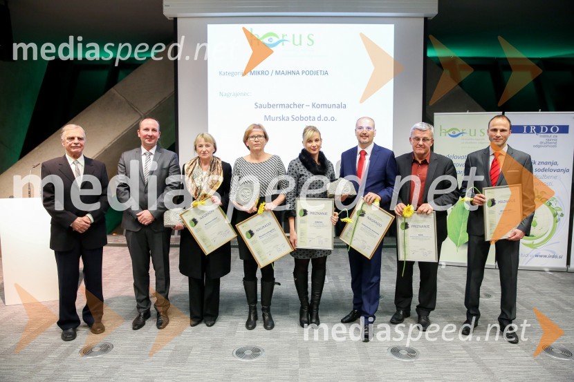 ddr. Matjaž Mulej, Predsednik Strokovno-organizacijskega odbora nagrade Horus;  Tadej Slapnik, državni sekretar, kabinet predsednika Vlade RS; mag. Silvana Šonc, direktorica, Bolnišnica Sežana;  Lenka Puh, Razvojna zadruga Etri;  ... ;  Drago Dervarič, direktor, Saubermacher Komunala Murska Sobota;  ... ;  ... Podelitev nagrad družbene odgovornosti HORUS